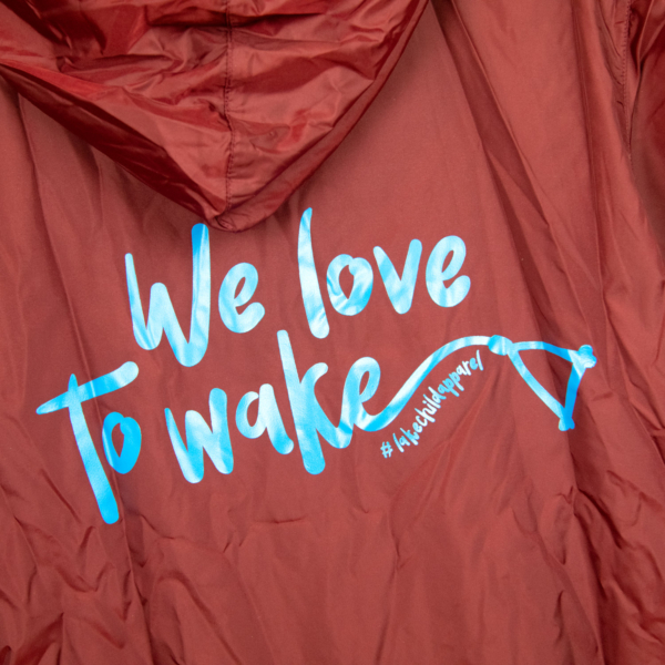 Wakeboard Jacke „We love to Wake“ Burgundy (Unisex) – Bild 6