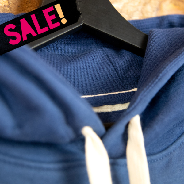 Hoodie "The Stump Chest" Navy (Unisex) – Bild 2