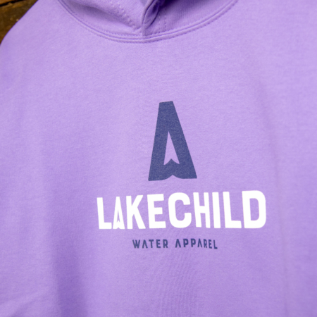 Kids; Motiv Logo Stack; LAKECHILD; Hoodie; Lavender Color; Kapuze; Wakeboard; Wakeskate; Streetwear