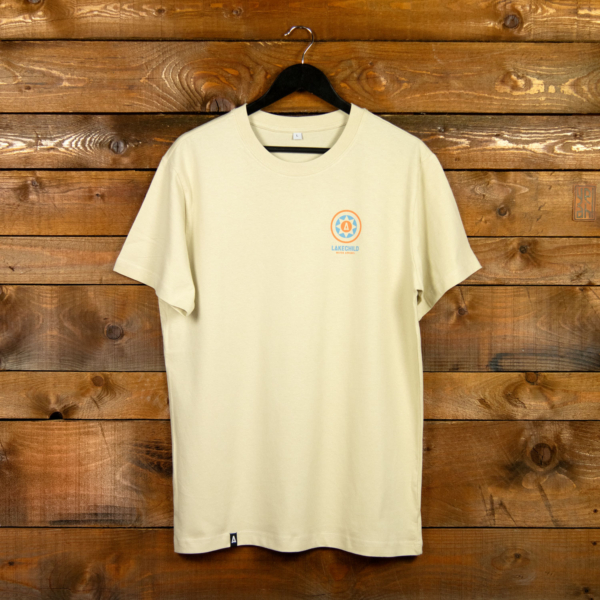 Sunbadge; Sand; LAKECHILD; T-Shirt; Wakeboard; Wakeskate; We Love to wake; Streetwear; Männer